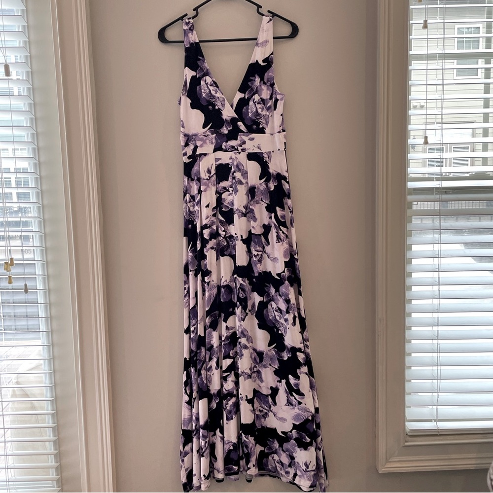 Jennifer Lopez long maxi dress size PM.  Colors are purple white and black.